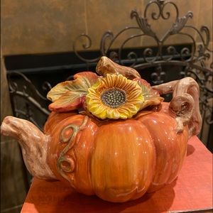 Bountiful Harvest Sunflower Pumpkin Teapot